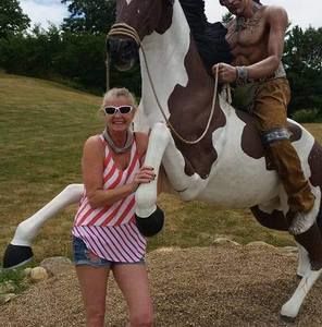 Meet your Posher, Sandy